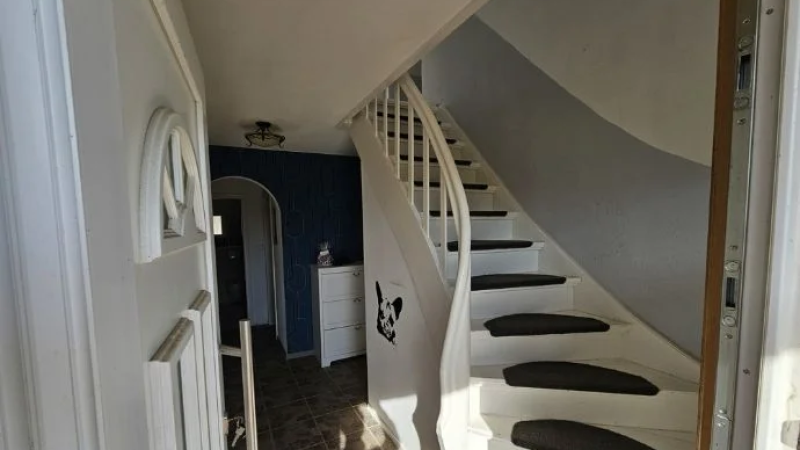 Flur mit Treppe