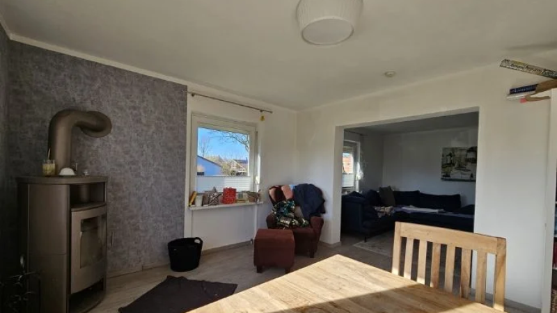 Esszimmer und Wohnzimmer